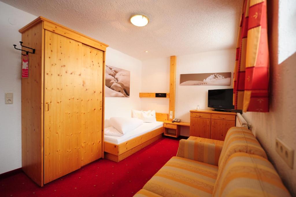 Hotel Toni Galtür エクステリア 写真