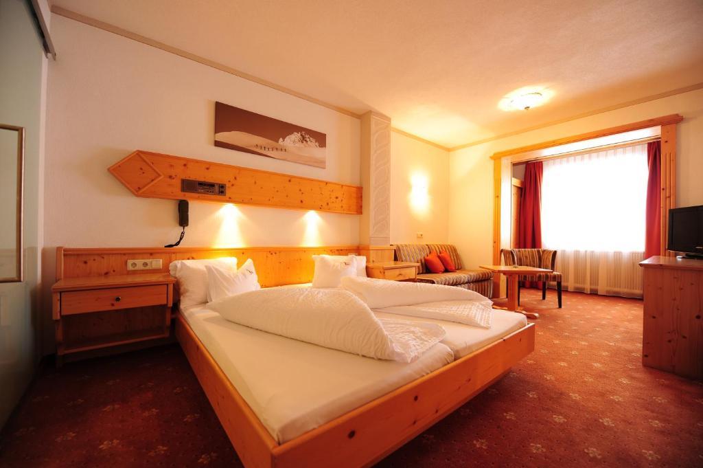 Hotel Toni Galtür エクステリア 写真