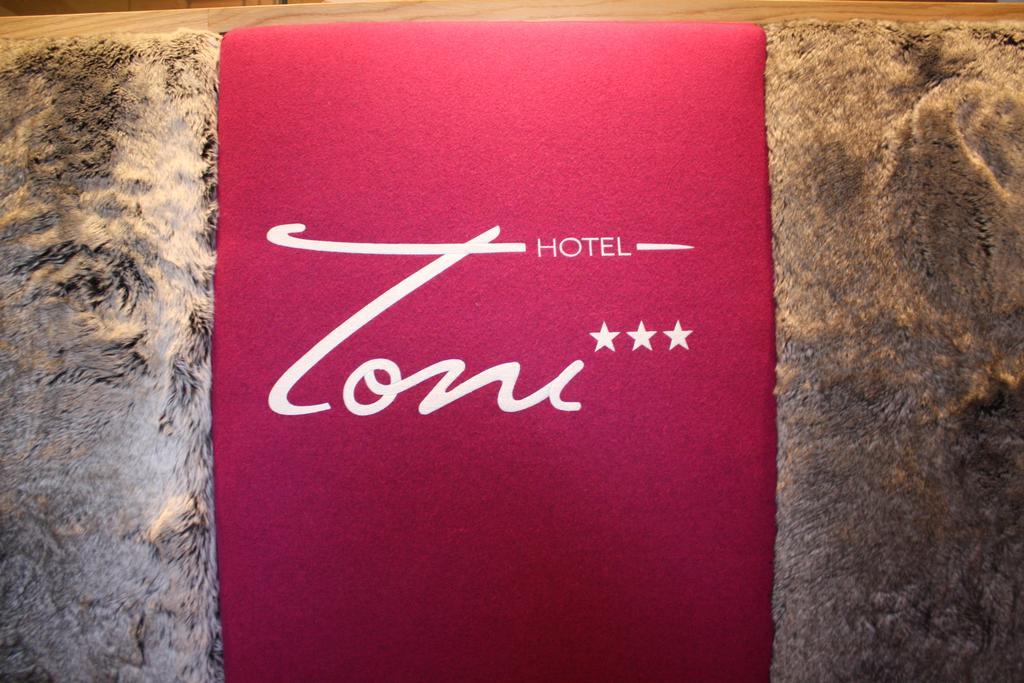Hotel Toni Galtür エクステリア 写真