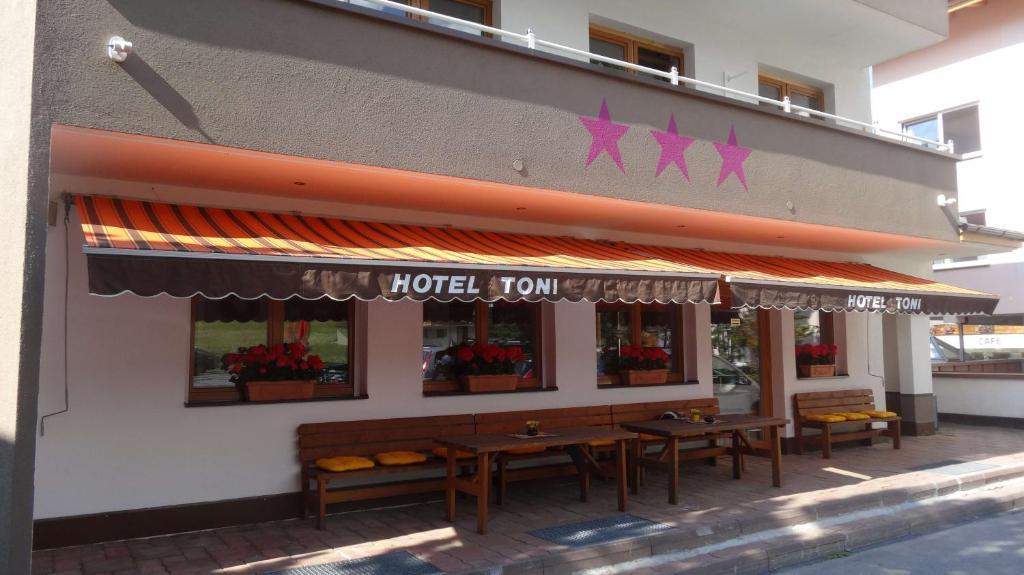 Hotel Toni Galtür エクステリア 写真